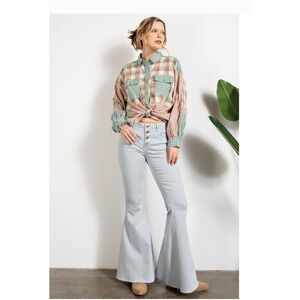 Easel Los Angeles Light Wash Button Fly Flare Jeans Women's Bell Bottom Medium